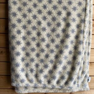 Vera Bradley Star/Garland Throw Blanket